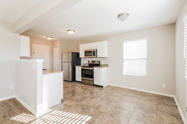 Building Photo - 8747 Hosta Way