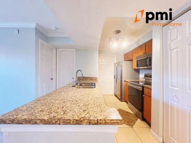 Building Photo - "Charming 2-Bed, 2-Bath Condo Oasis in Kissimmee - 937 Sq Ft of Modern Comfort!"