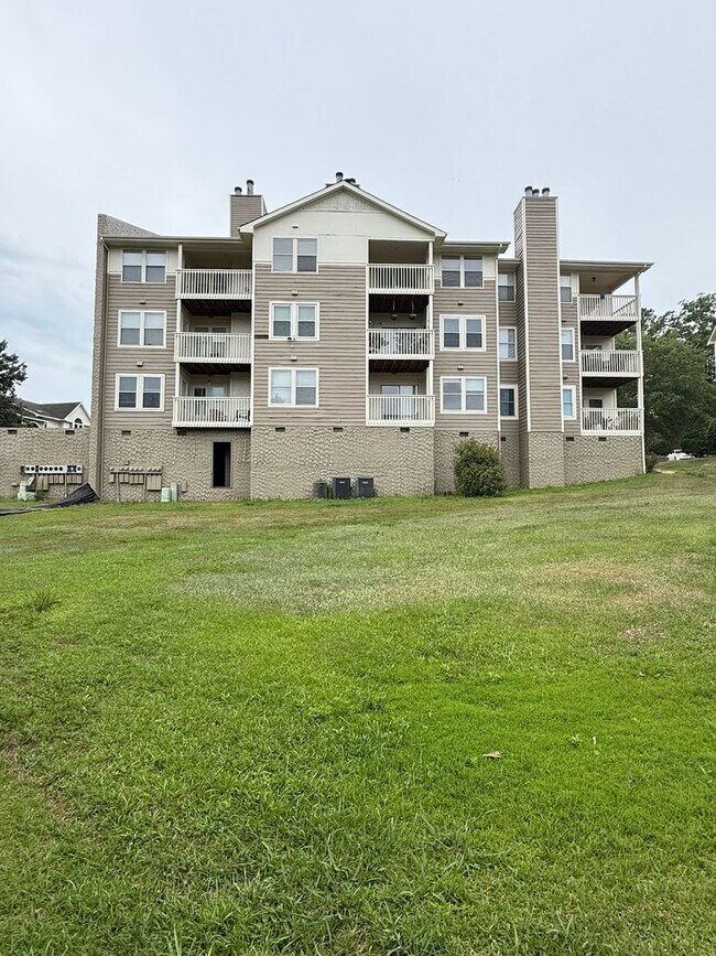 Foto del edificio - 6732 Willowbrook Dr