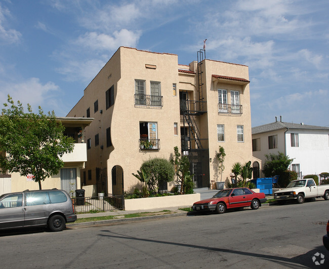 Building Photo - Casa Bonita Apartments