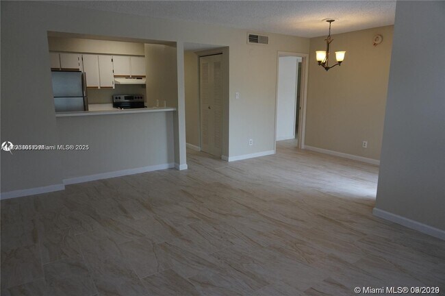 Foto del edificio - 630 S Park Rd