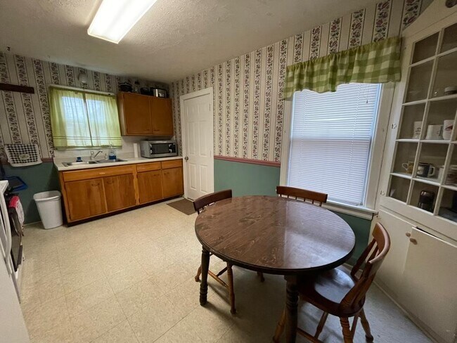 Foto del edificio - 609 E 12th St