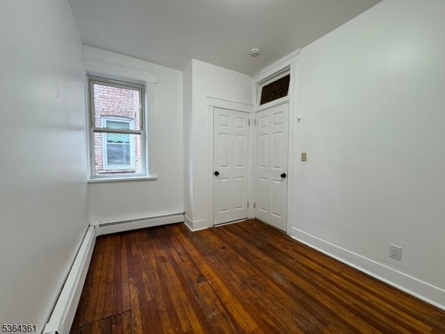 Building Photo - 253 Palisade Ave