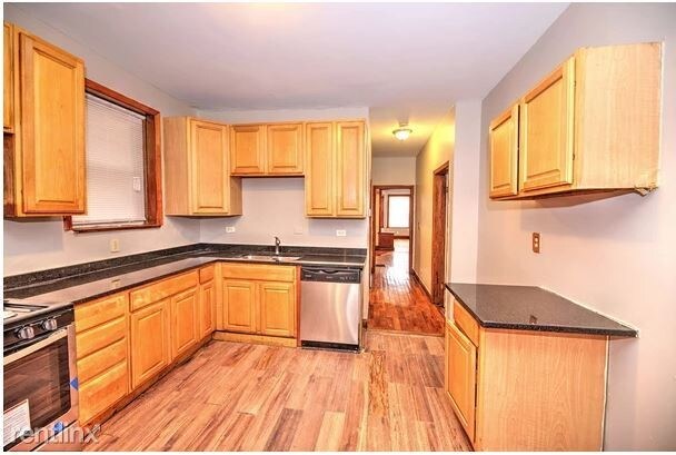 Building Photo - 4 br, 2 bath Apartment - 6237 S Rhodes Ave
