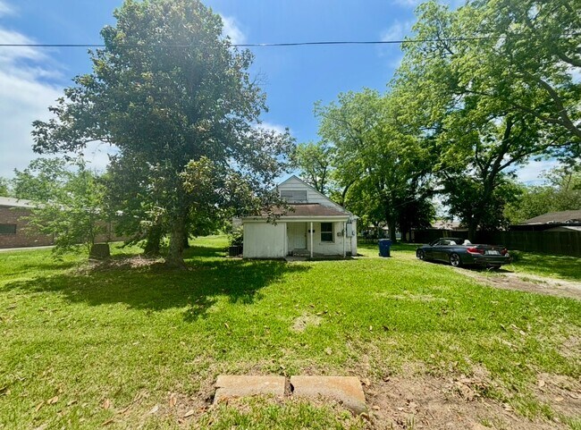 Foto del edificio - 701 N Hackberry St