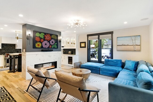 Foto del edificio - Summer in Downtown, historic Breckenridge! Luxury Home, Walk to Everything!