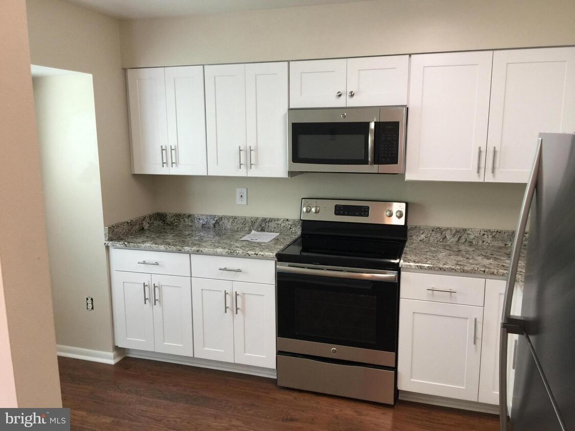 Foto principal - 5177 King Charles Way