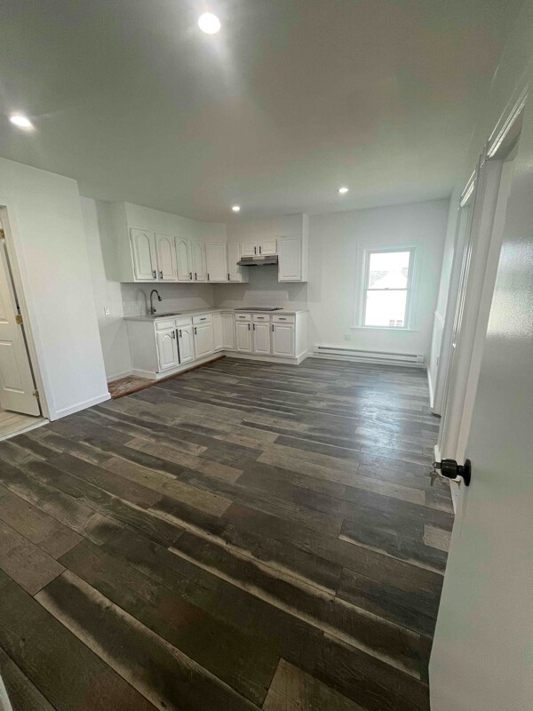 922 Jay St Unit 3B, Utica, NY 13501 Room for Rent in Utica, NY