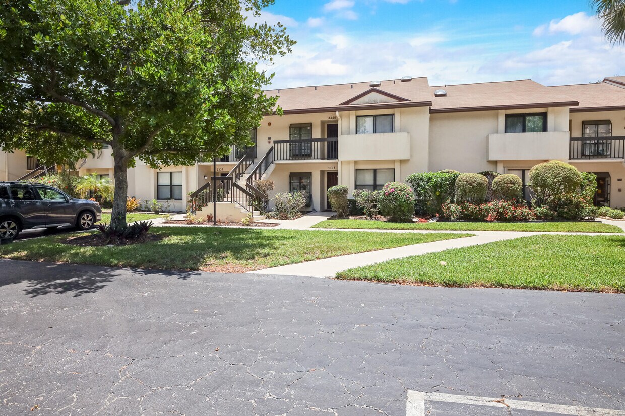 Foto principal - 3340 Lucerne Park Dr