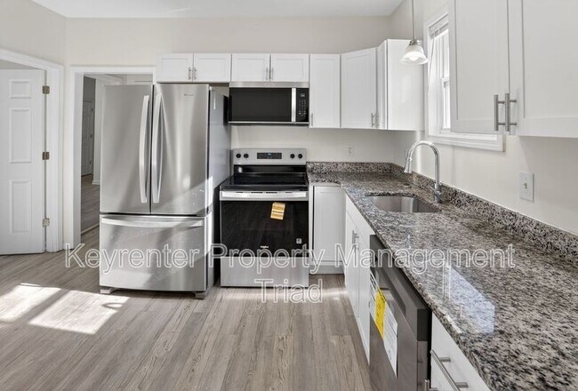 Foto del edificio - 2405 Freeman Mill Rd