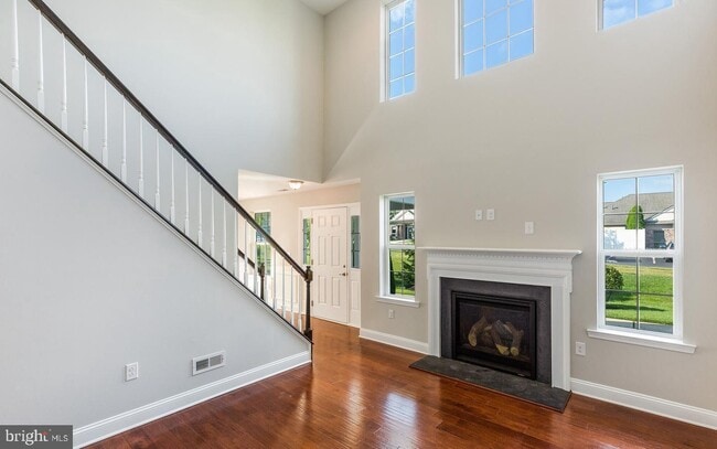 Building Photo - 507 Lexington Mews