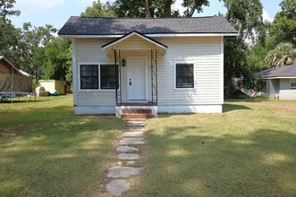 Building Photo - 2349 Harter Ave