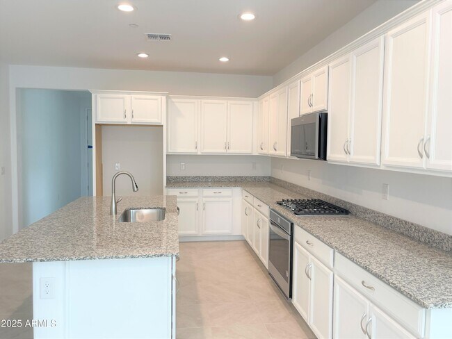 Foto del edificio - 13310 W Dale Ln