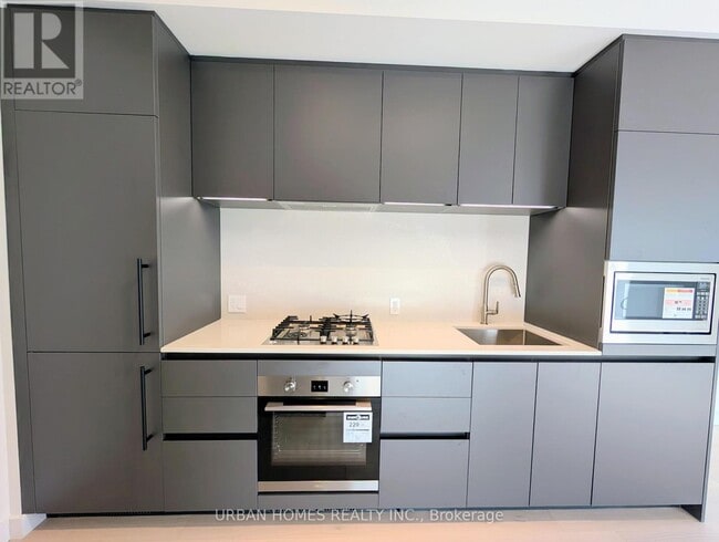 Photo du bâtiment - 1720 Bayview Ave