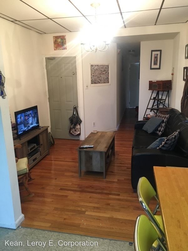 Foto del edificio - 730 Tasker St