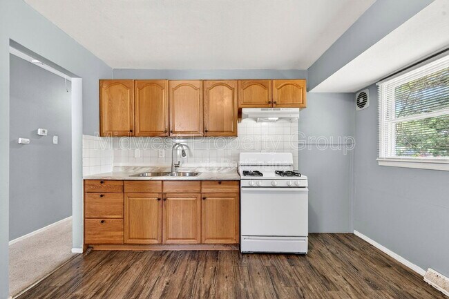Foto del edificio - 409 Shepley Dr