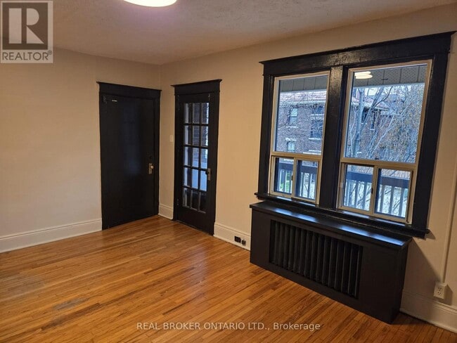 Building Photo - 4 Hyde Park Ave