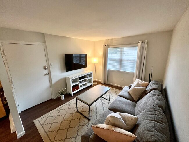 Living Room - 2407 David Dr