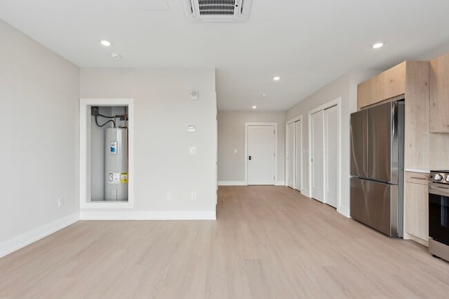Interior Photo - The Lyle on Broad