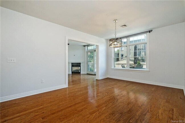 Foto del edificio - 101 Sheldrake Pl
