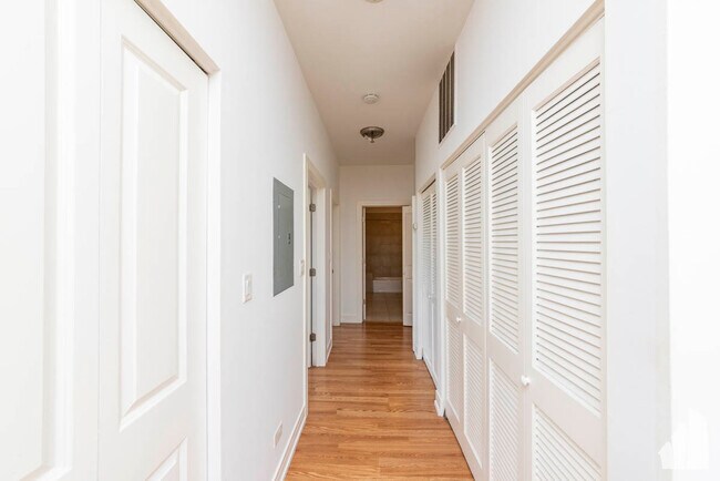 Foto del edificio - 4150 N Kenmore Ave