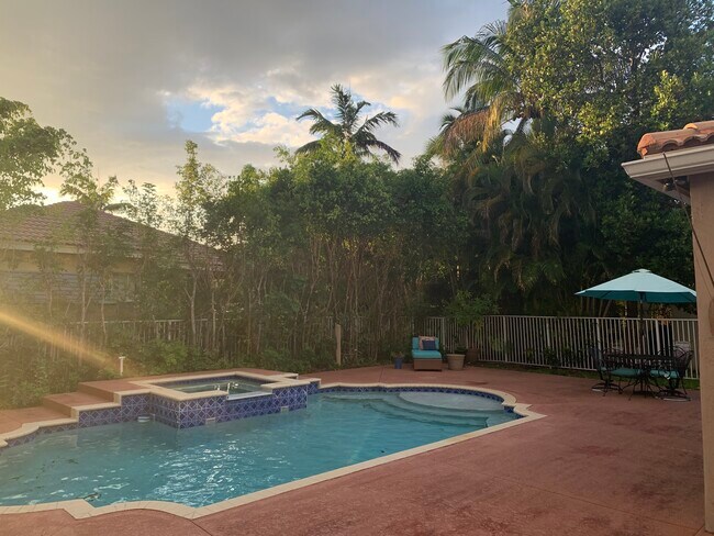 Foto del edificio - 947 Nandina Drive