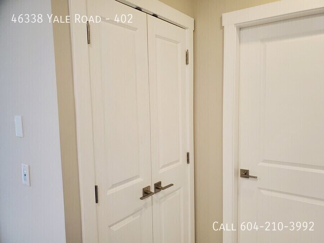 Photo du bâtiment - One Bedroom Condo at Yaletown Living-3 Month Utilities Included!
