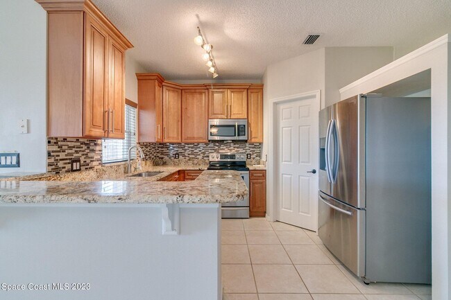 Foto del edificio - 747 Altara Ln NE