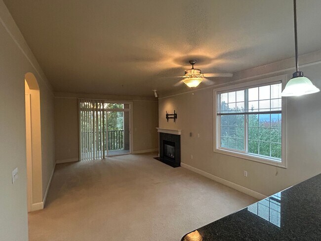 Foto del edificio - 2B, 2BA Top-Floor condo in South Renton wi...