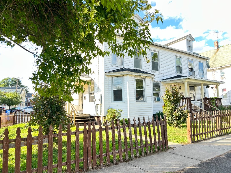 Primary Photo - 38 Warwick St