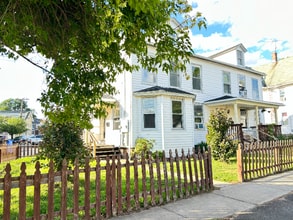 Building Photo - 38 Warwick St