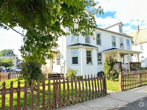 Building Photo - 38 Warwick St