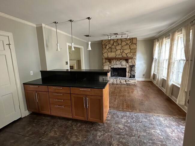Foto del edificio - Welcome to Broadmoor!! Great 3 Bedroom 2 B...