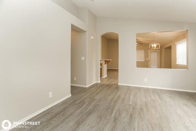 Building Photo - 6039 Shadow Oak Dr, North Las Vegas, NV 89031