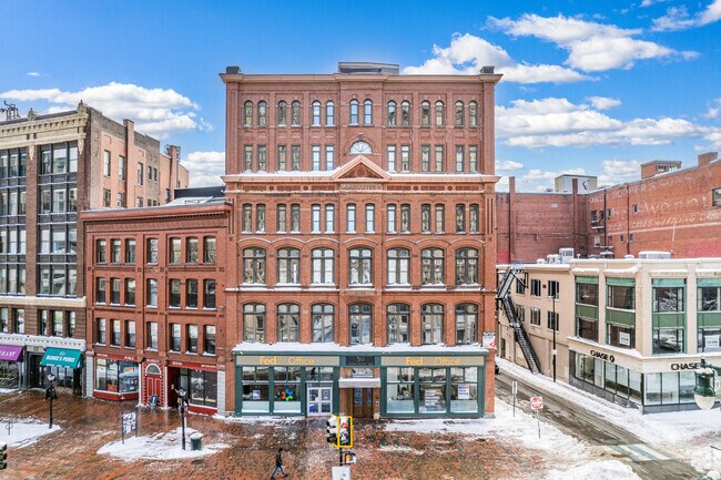 Building Photo - 50 Monument Sq