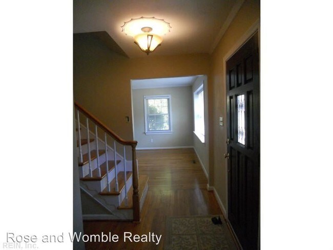 Building Photo - 4 br, 2.5 bath House - 625 W. Kingston Lane