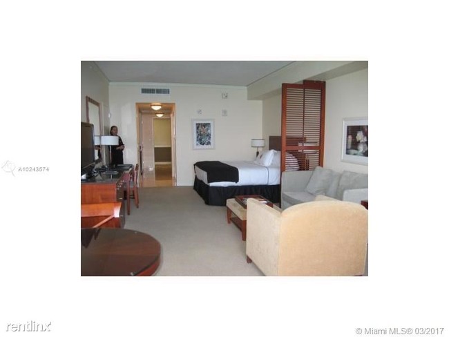 Building Photo - Studio, 1 bath  - 18001 Collins Ave