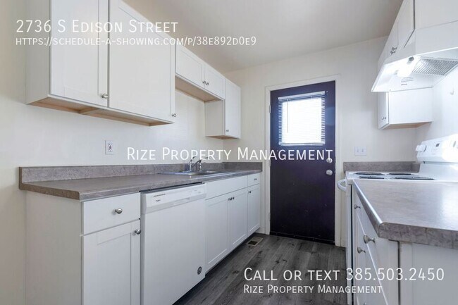 Building Photo - 2736 S Edison St