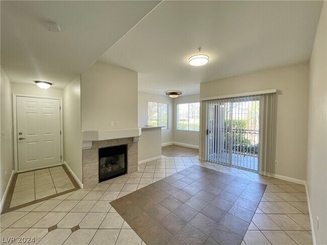 Foto del edificio - 9050 W Warm Springs Rd