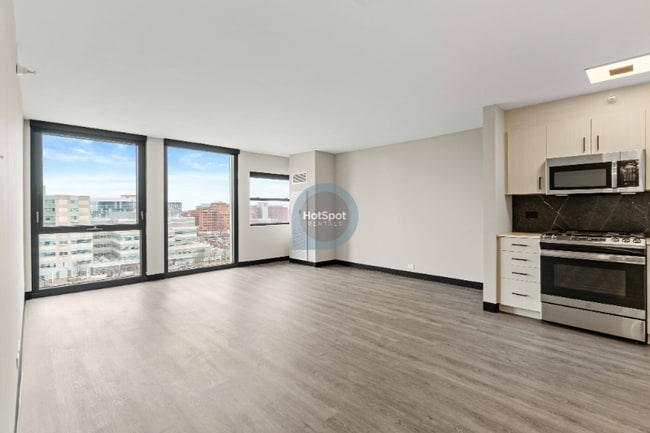 Photo - 1912 W Harrison St Apartment