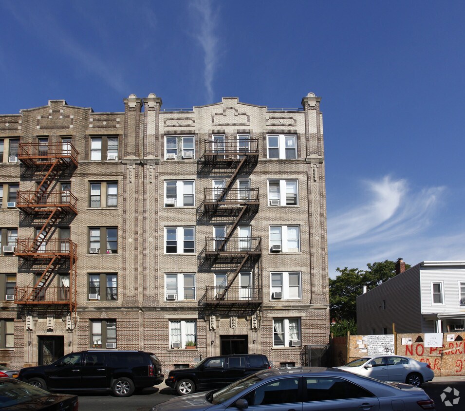 Building Photo - 30-70 32nd St