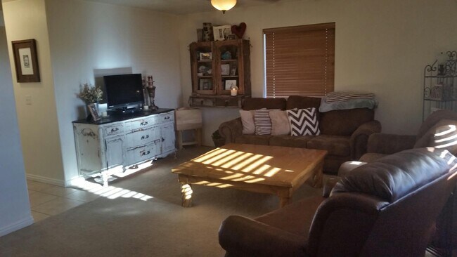 Building Photo - 5294 Bridle Cir