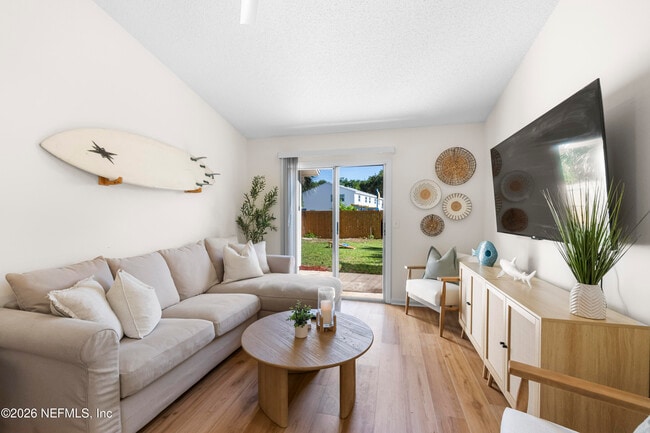 Building Photo - 1105 Mimosa Cove Ct W