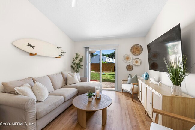 Foto del edificio - 1105 Mimosa Cove Ct W