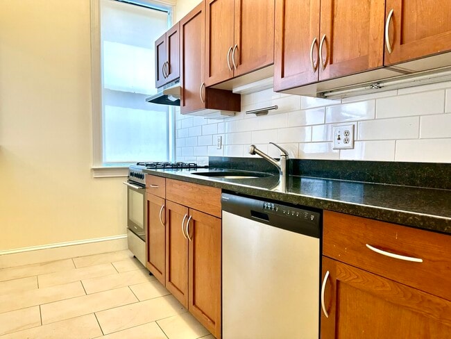 Foto del edificio - 1340 Commonwealth Ave