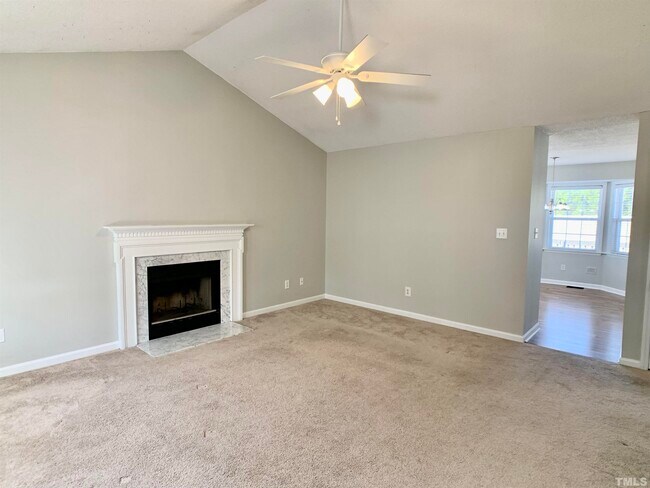 Building Photo - 106 McKenzie Cir