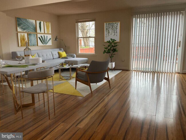 Building Photo - 5 Bayridge Dr