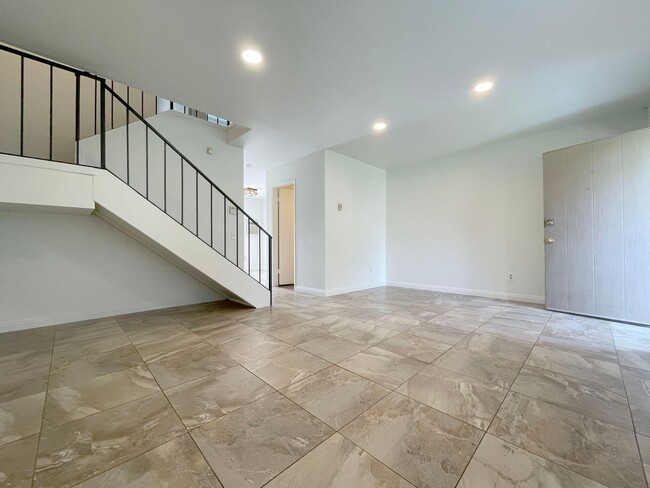 3 Bed + 1.5 Bath + 2 Car Garage - 3 Bed + 1.5 Bath + 2 Car Garage Apartment