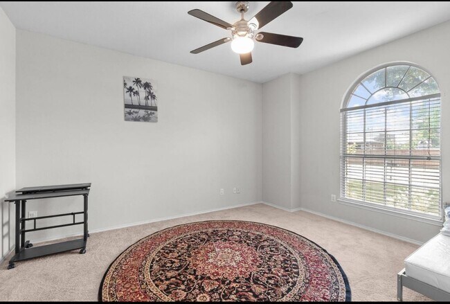 Foto del edificio - 8414 Seafield Ln