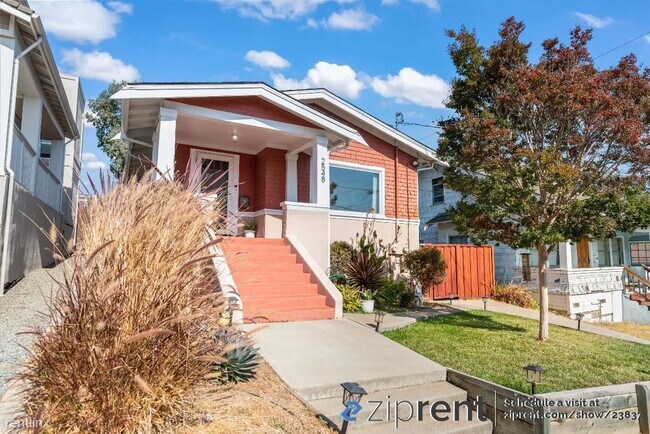 Building Photo - 2 br, 1 bath House - 2548 Scenic Avenue, O...